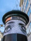 0061 Schielende Plakatsäule in Basel