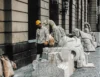 0072 Angriffige Statuen vor dem Zeughaus Unter den Linden Berlin